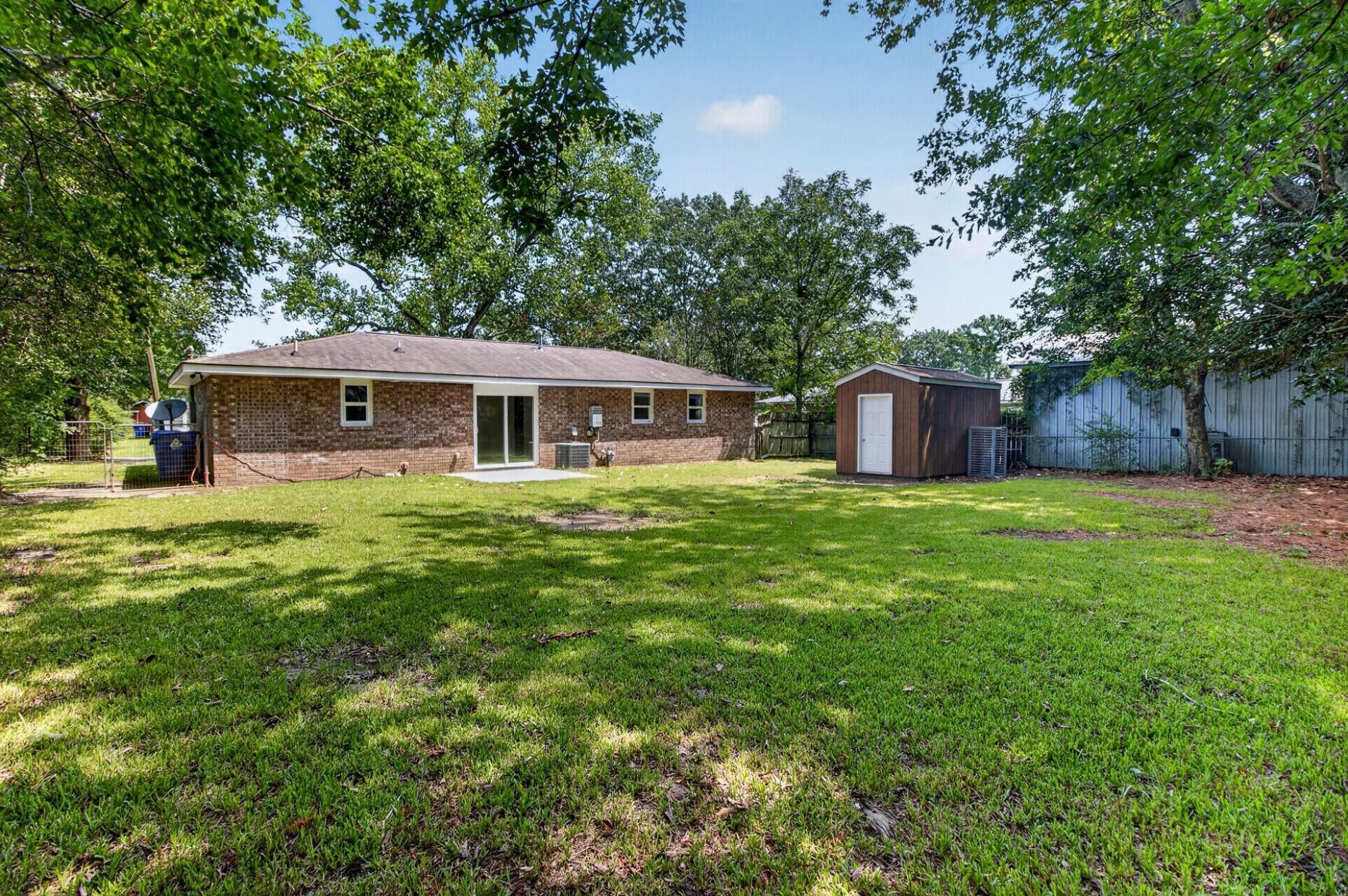 7667 Mendelwood Drive Photo 31