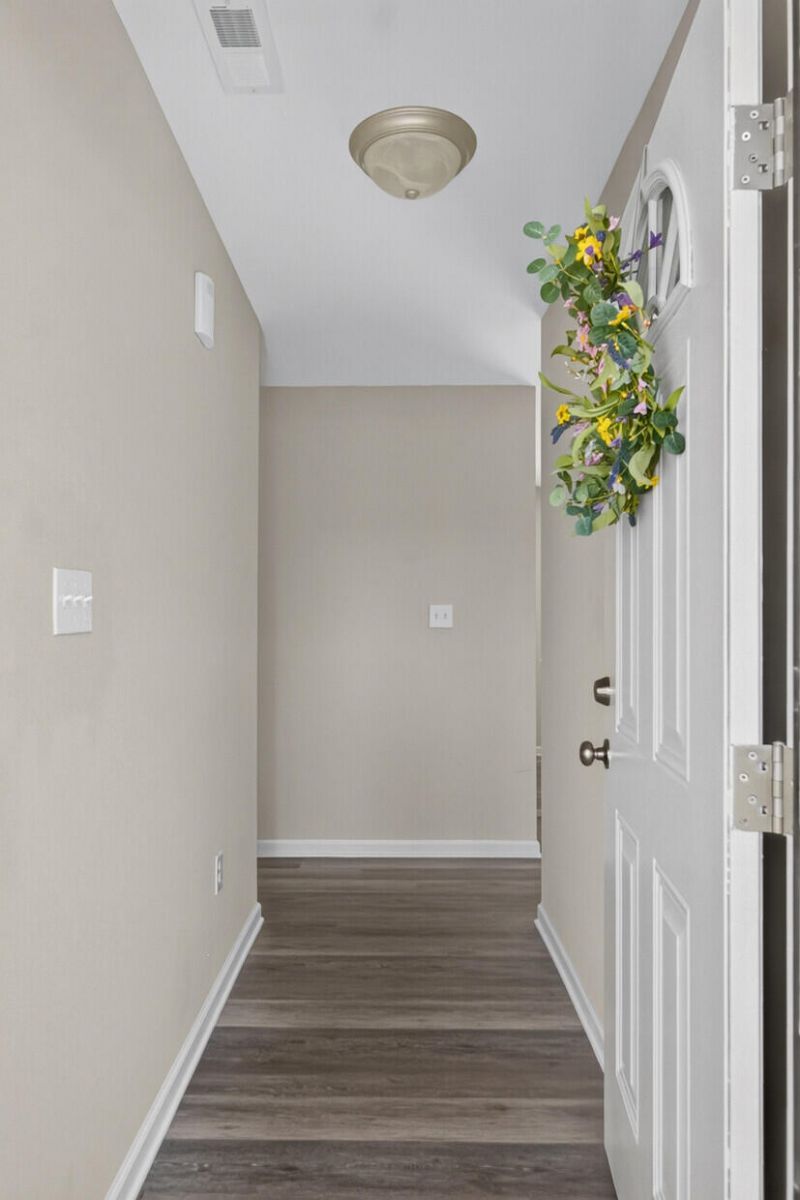 7667 Mendelwood Drive Photo 4