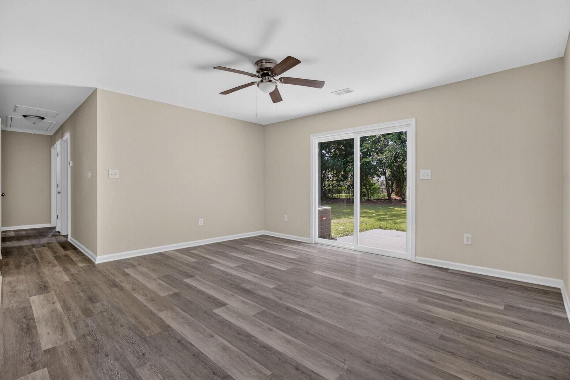 7667 Mendelwood Drive Photo 7