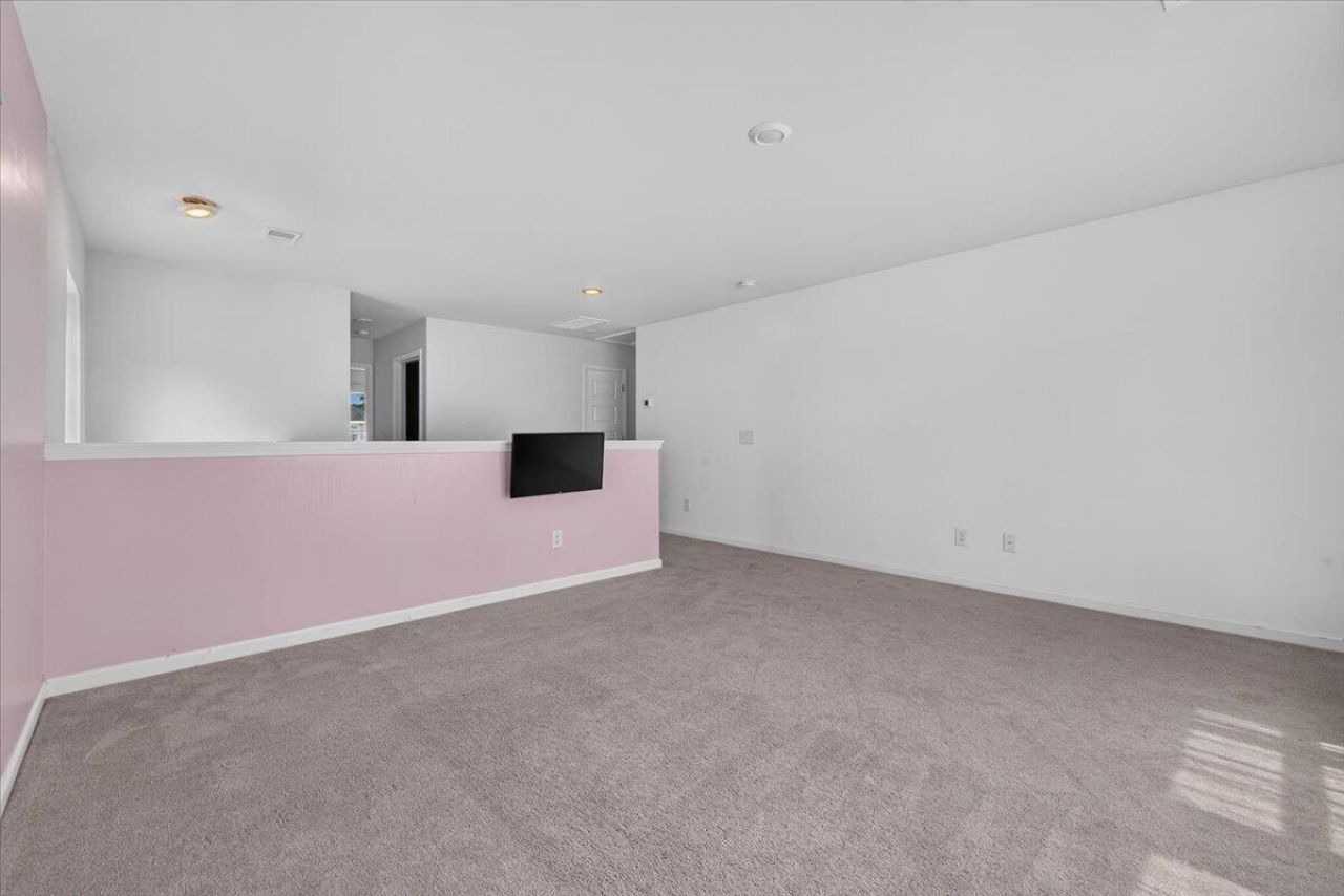 126 Red Bluff Street Photo 18