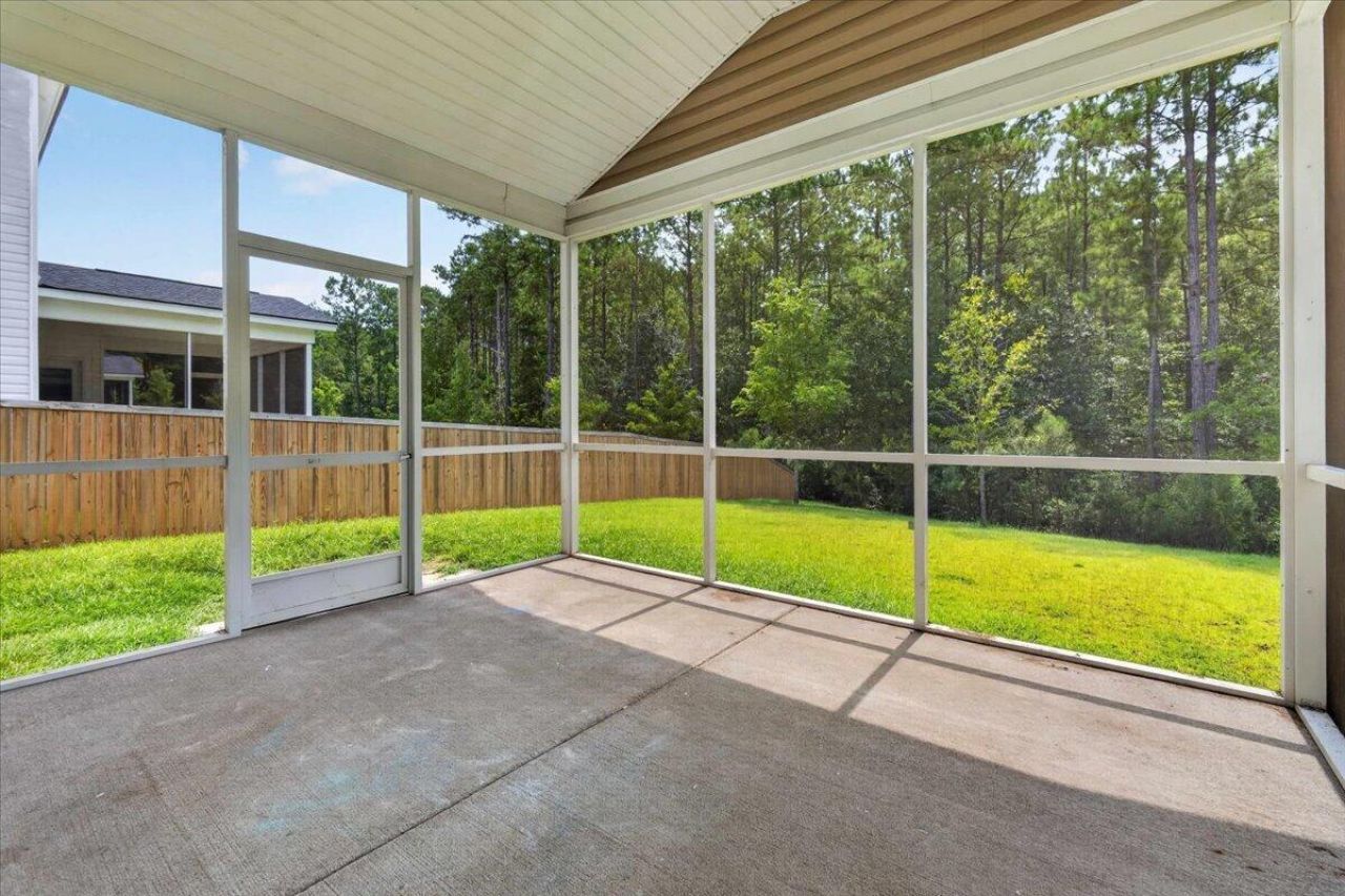 126 Red Bluff Street Photo 40