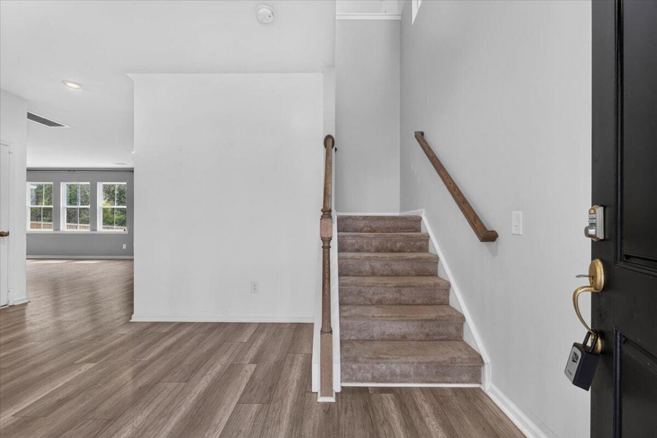 126 Red Bluff Street Photo 5