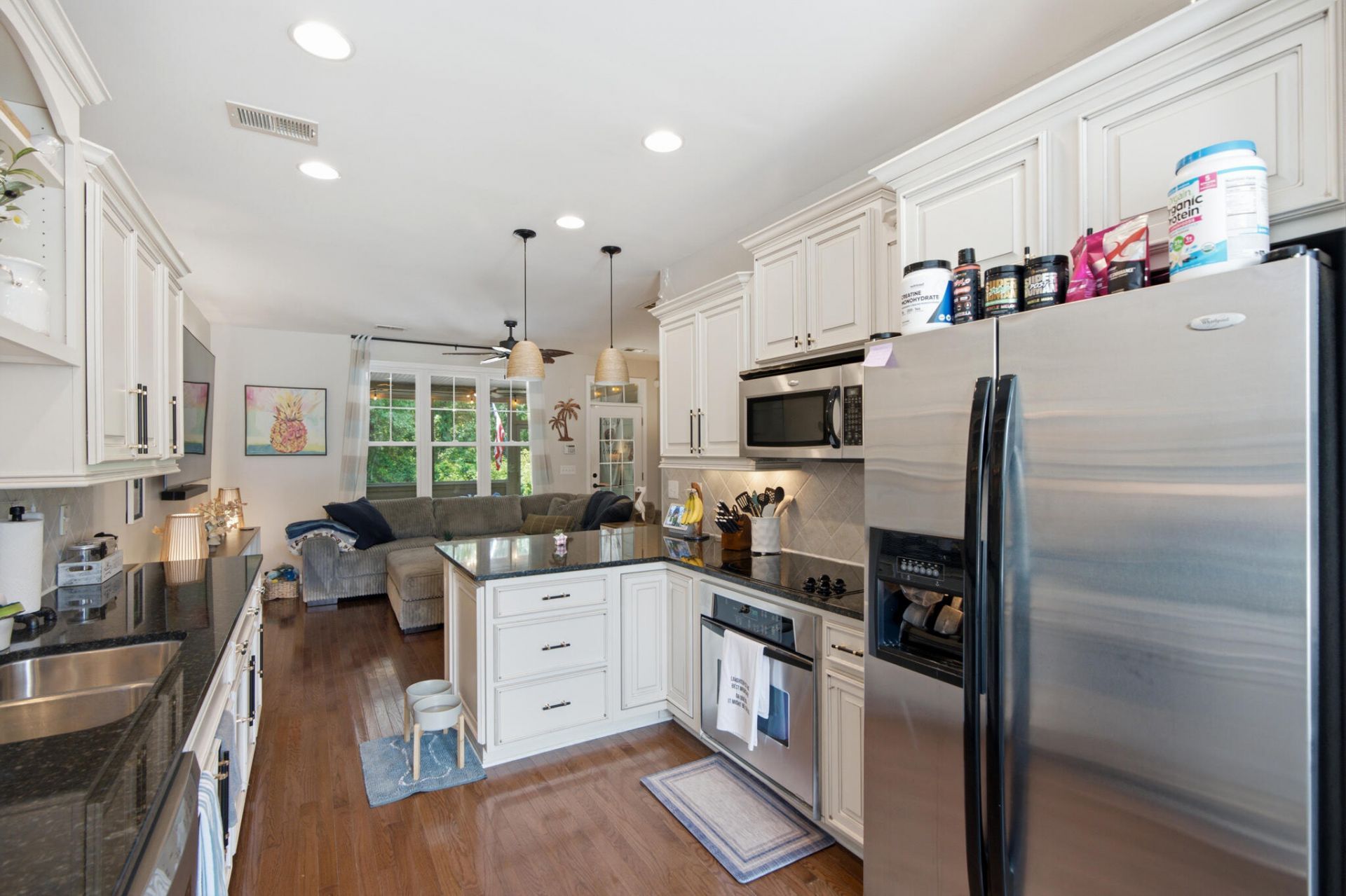 2896 Treadwell Street Photo 11