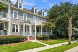 2896 Treadwell Street photo 4