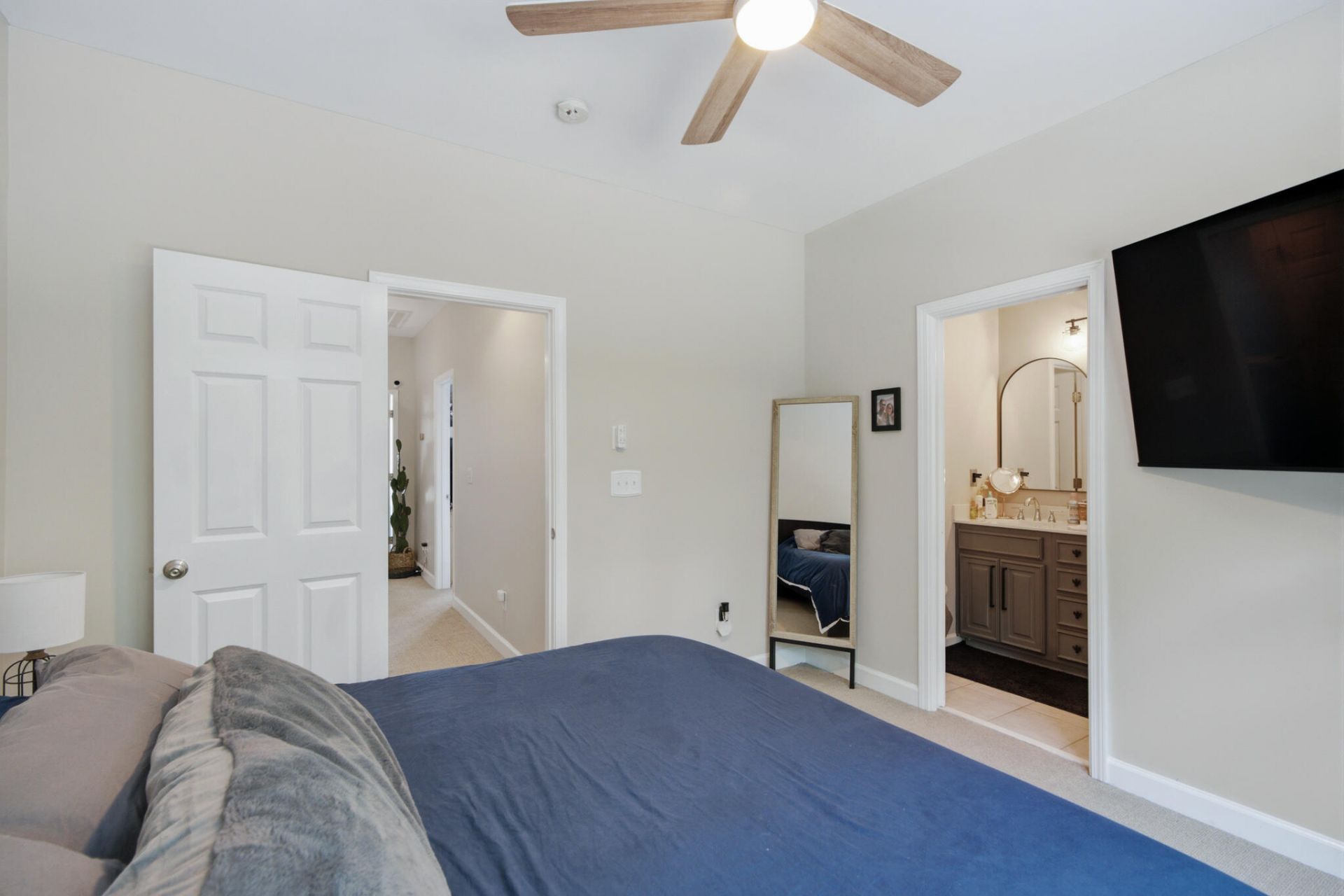 2896 Treadwell Street Photo 22