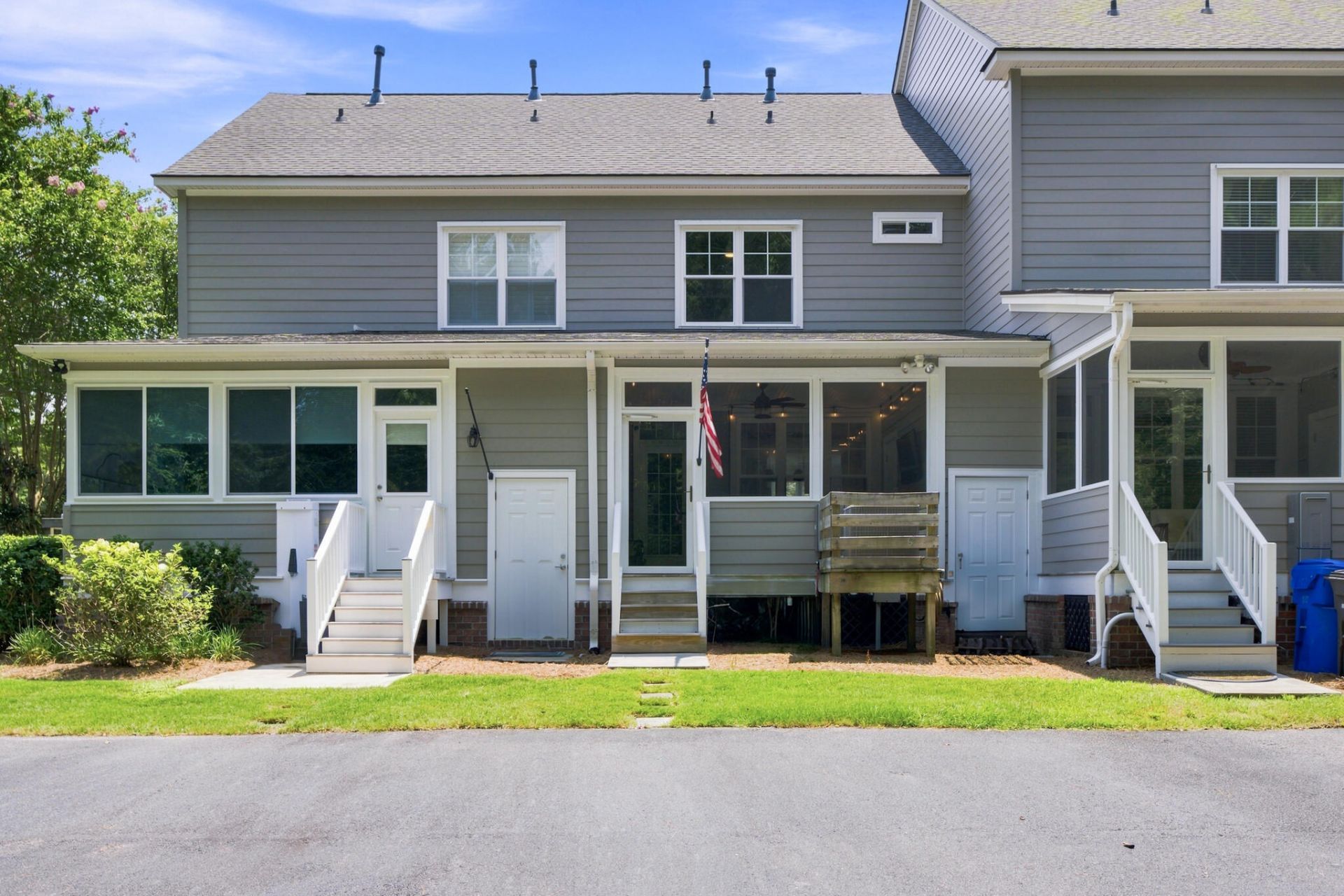 2896 Treadwell Street Photo 28
