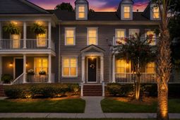 2896 Treadwell Street photo 4