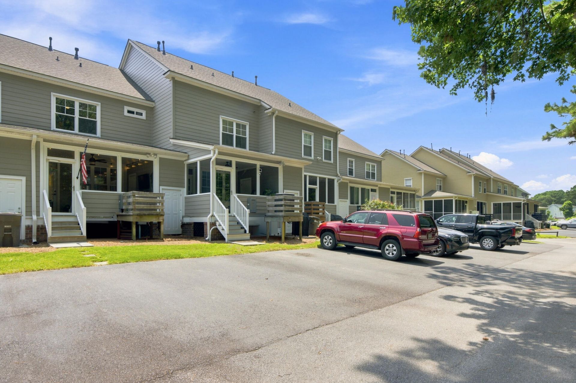 2896 Treadwell Street Photo 30
