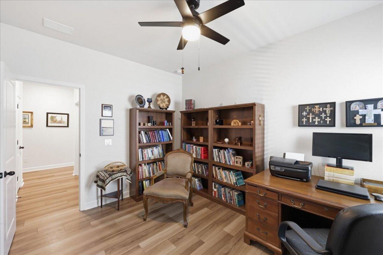 1437 Arabella Street Photo 13