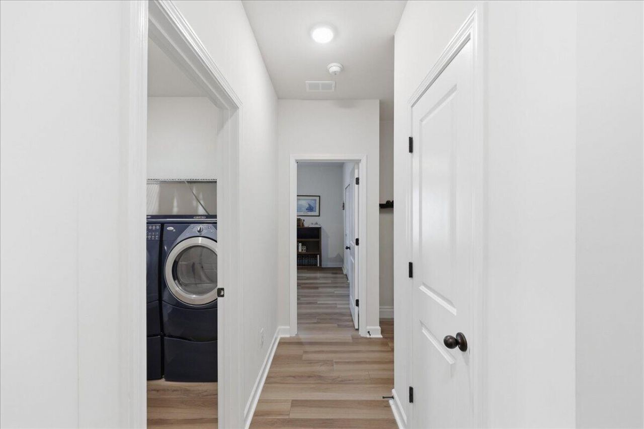 1437 Arabella Street Photo 21