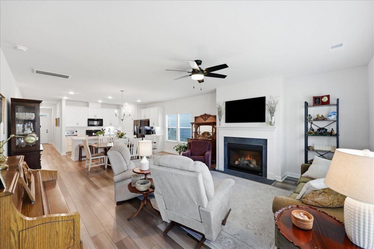 1437 Arabella Street Photo 6