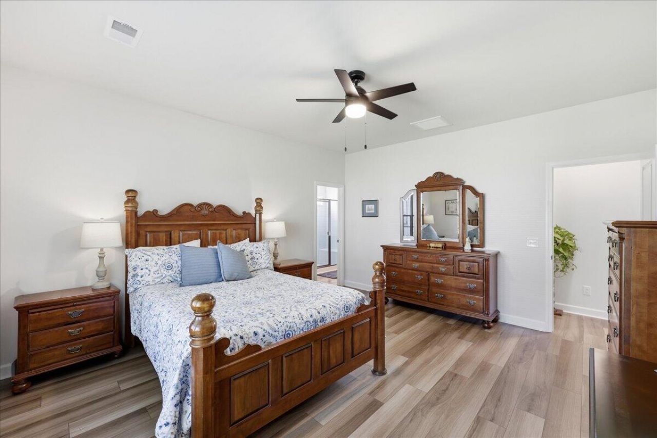 1437 Arabella Street Photo 8