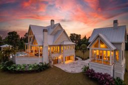 1109 Ship Builder Street photo 4