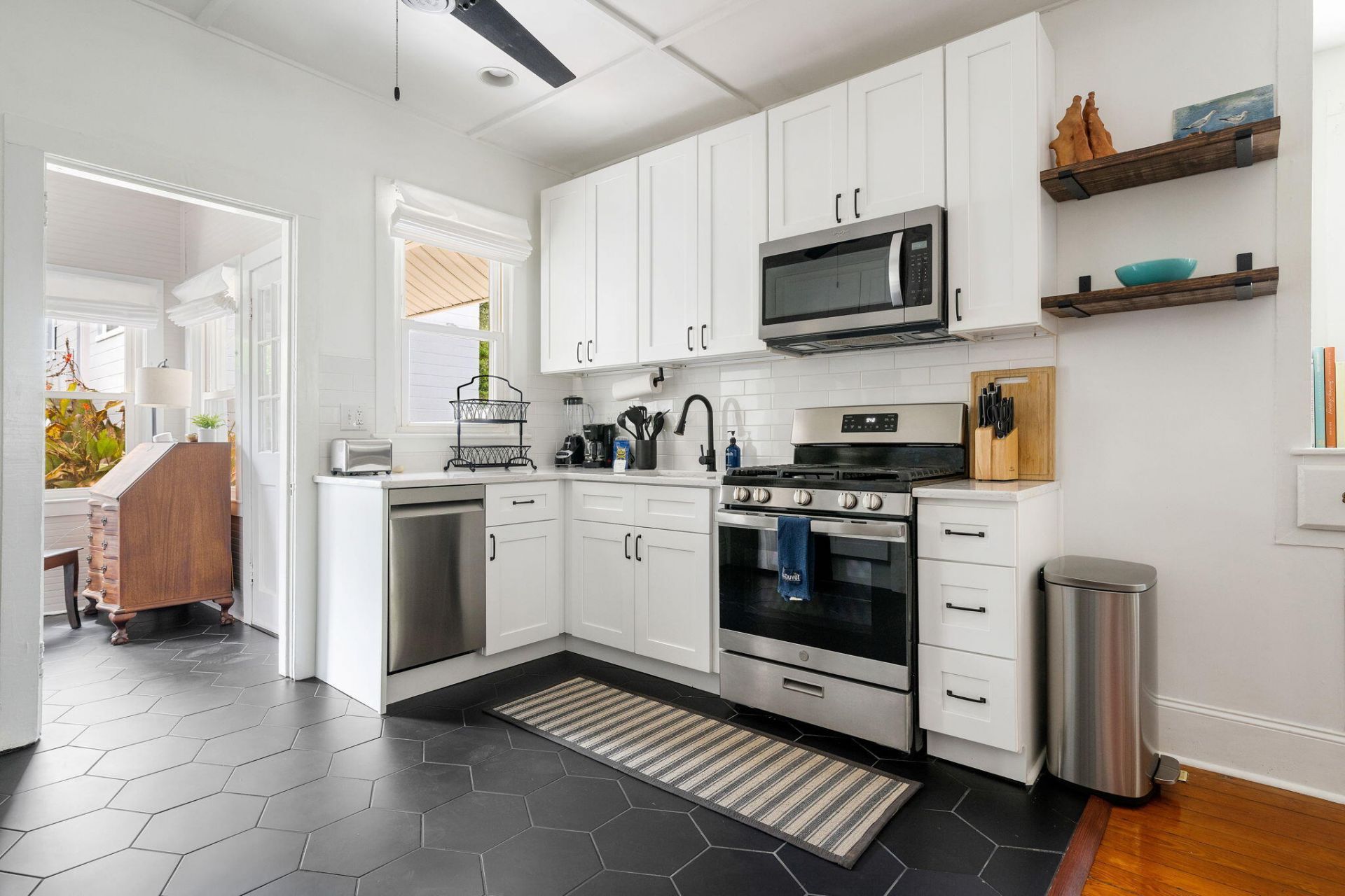1011 Alamo Street Photo 10
