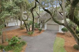 3023 Hidden Oak Drive photo 4