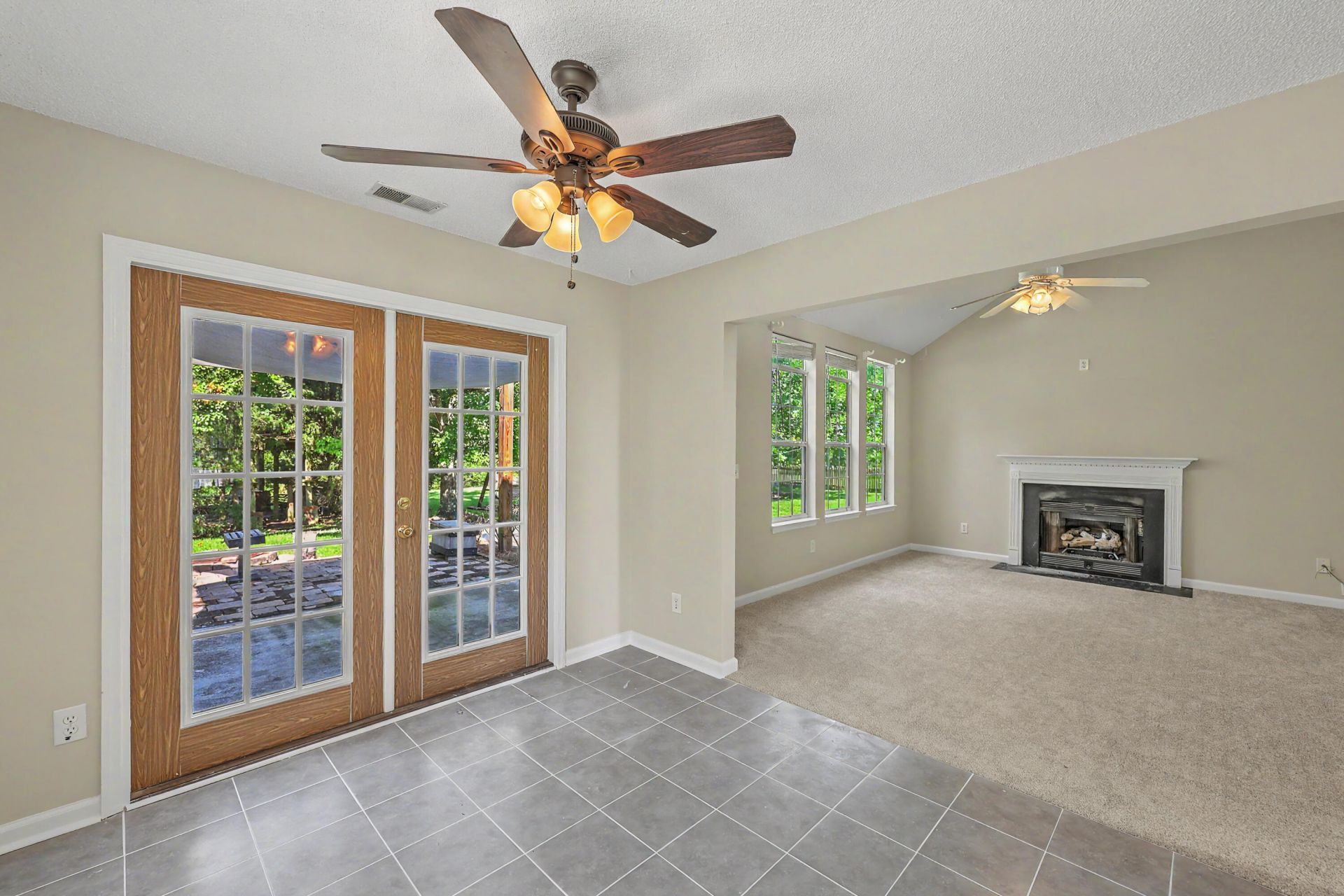 109 Creekside Drive Photo 11