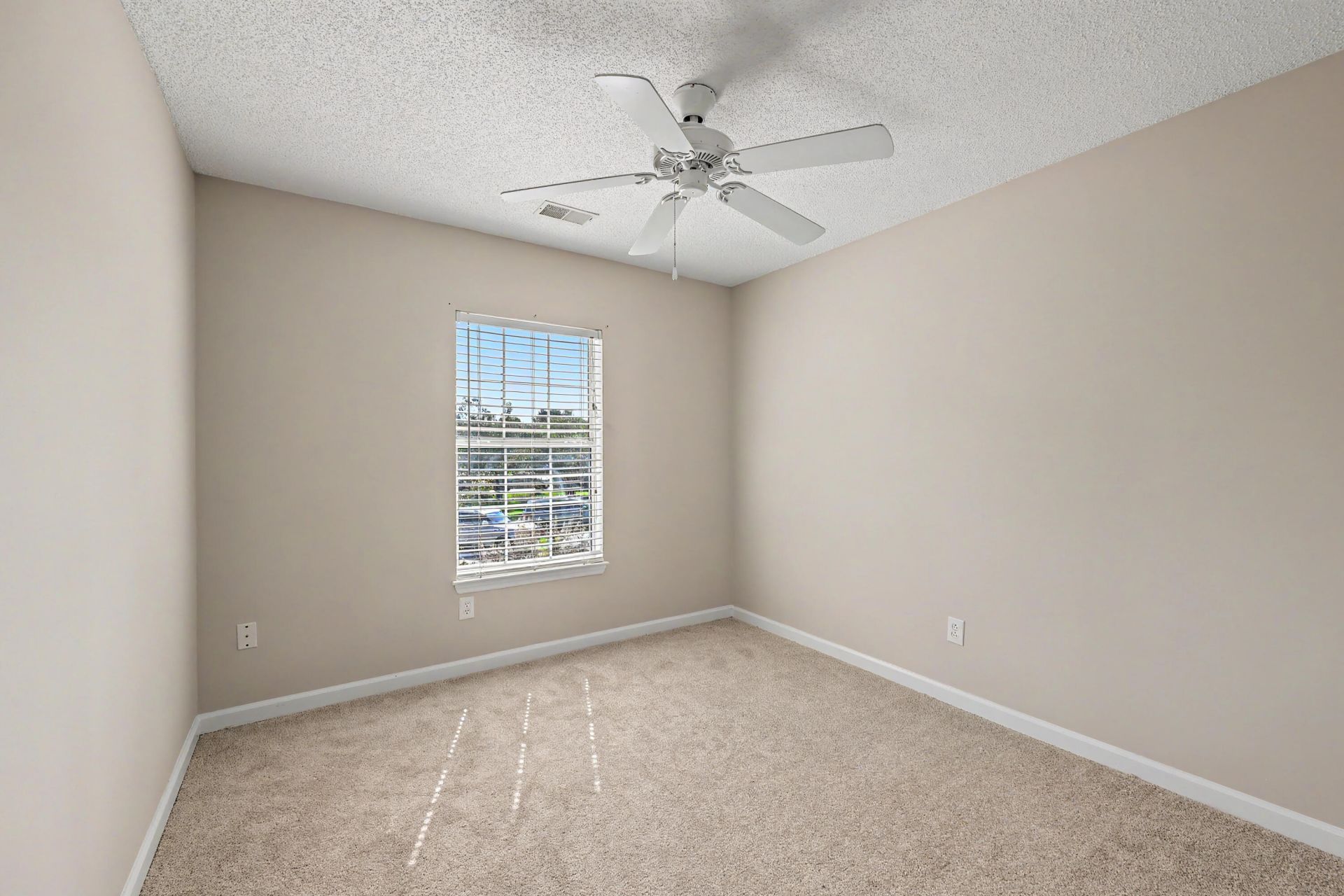 109 Creekside Drive Photo 22