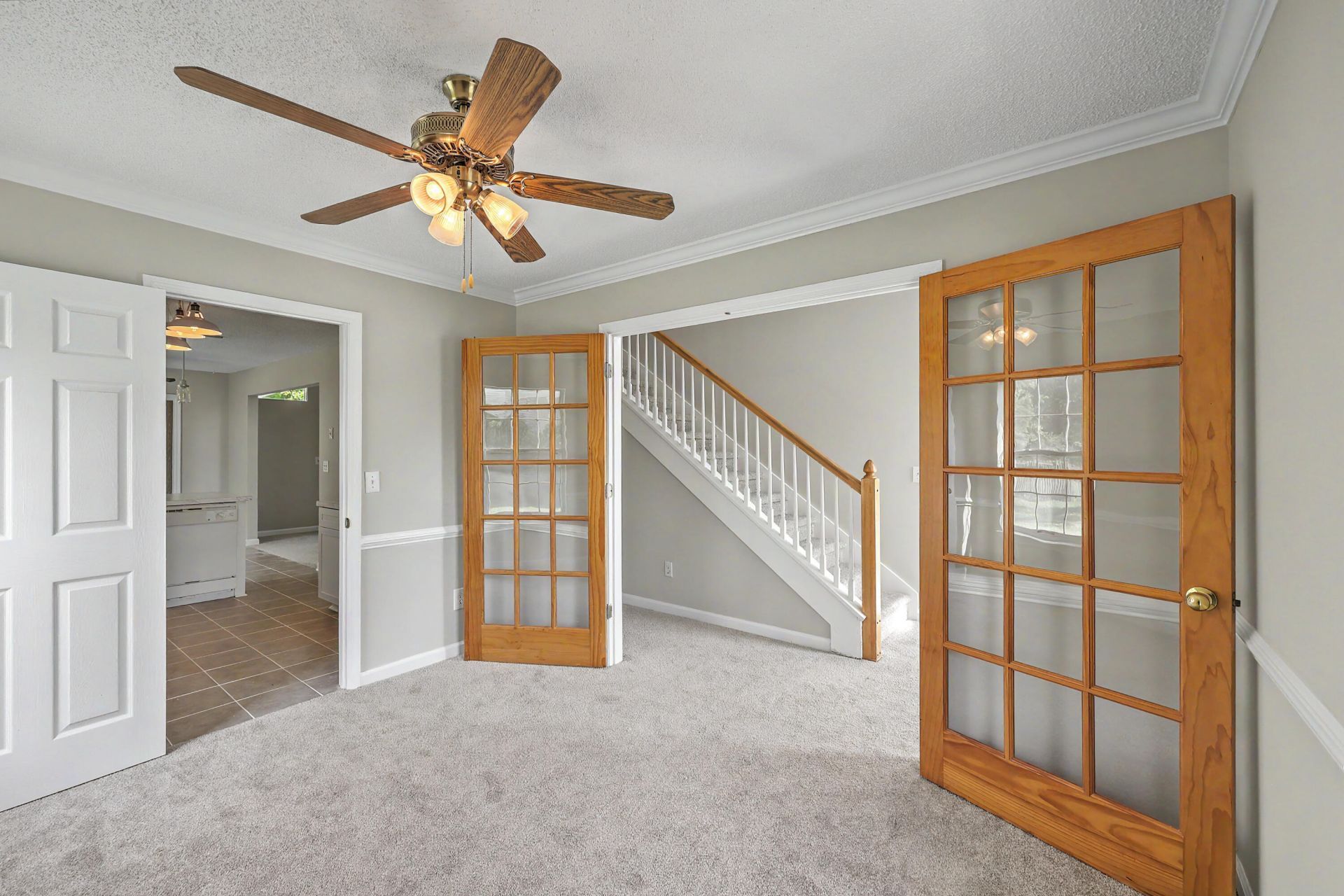 109 Creekside Drive Photo 4