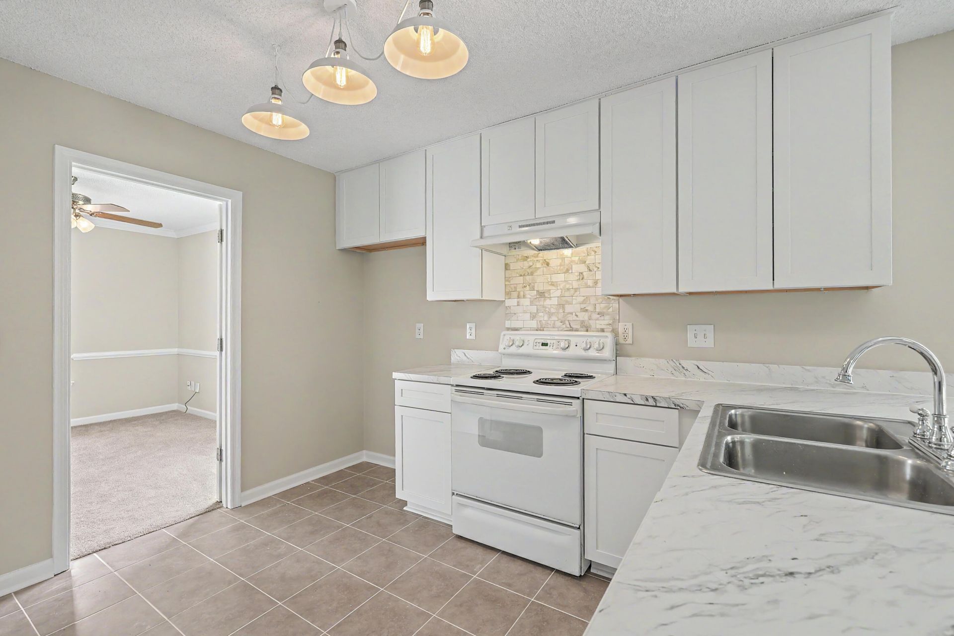 109 Creekside Drive Photo 9