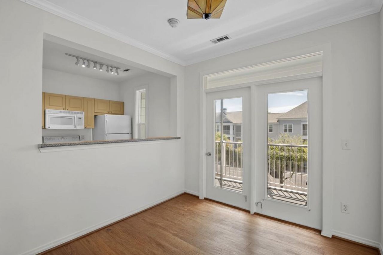 130 River Landing Drive Photo 9