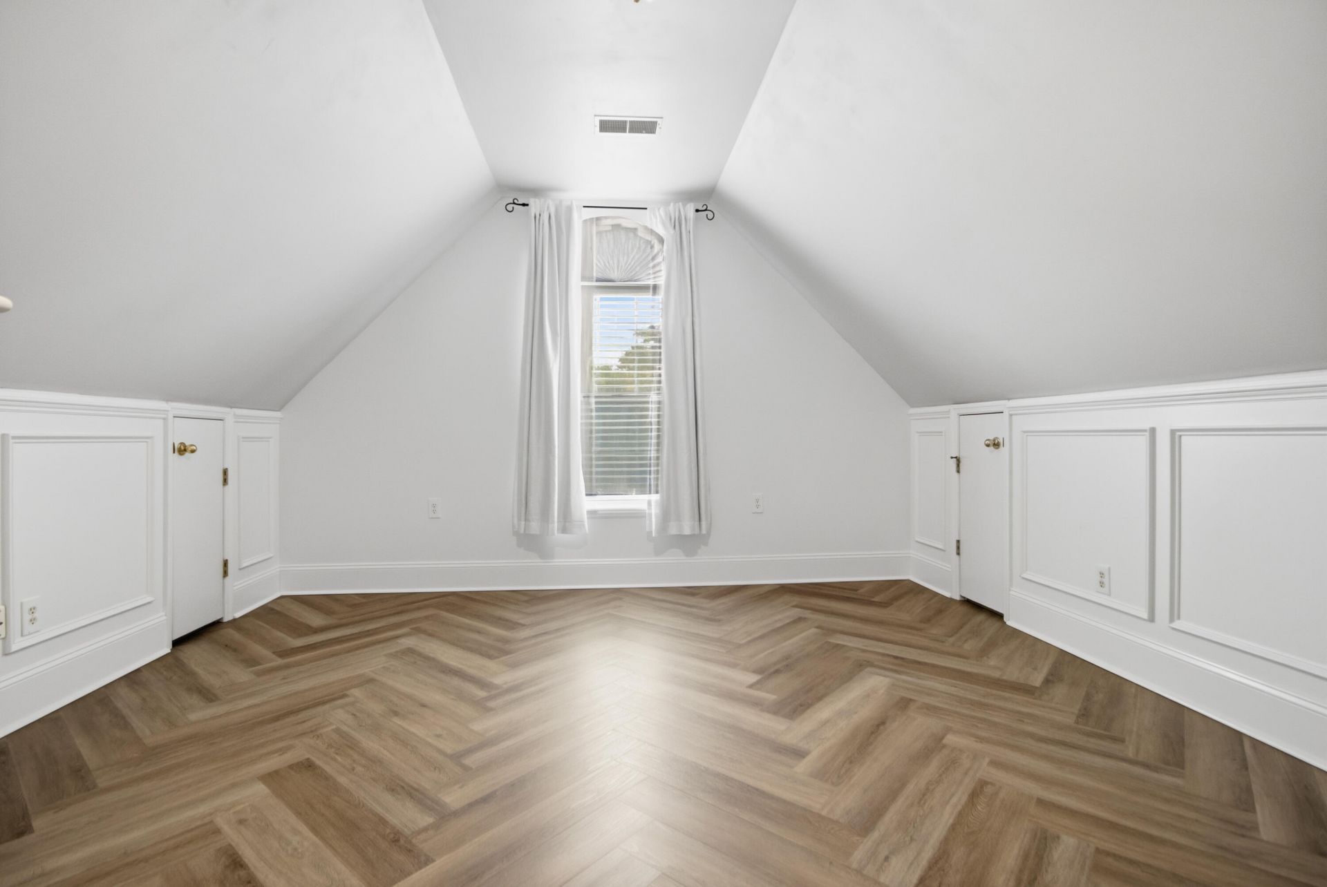 346 Arlington Drive Photo 32
