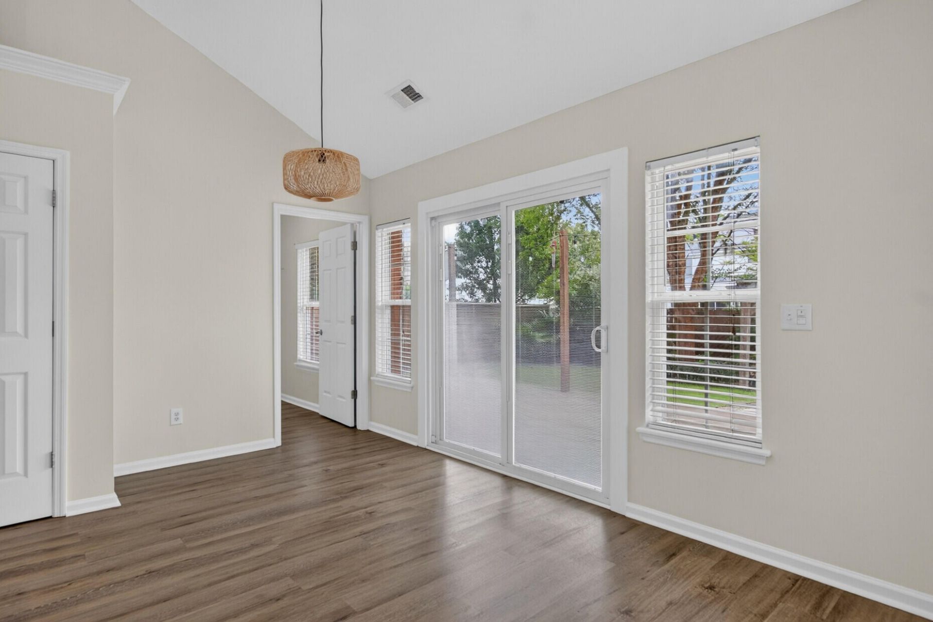 540 Tribeca Drive Photo 18
