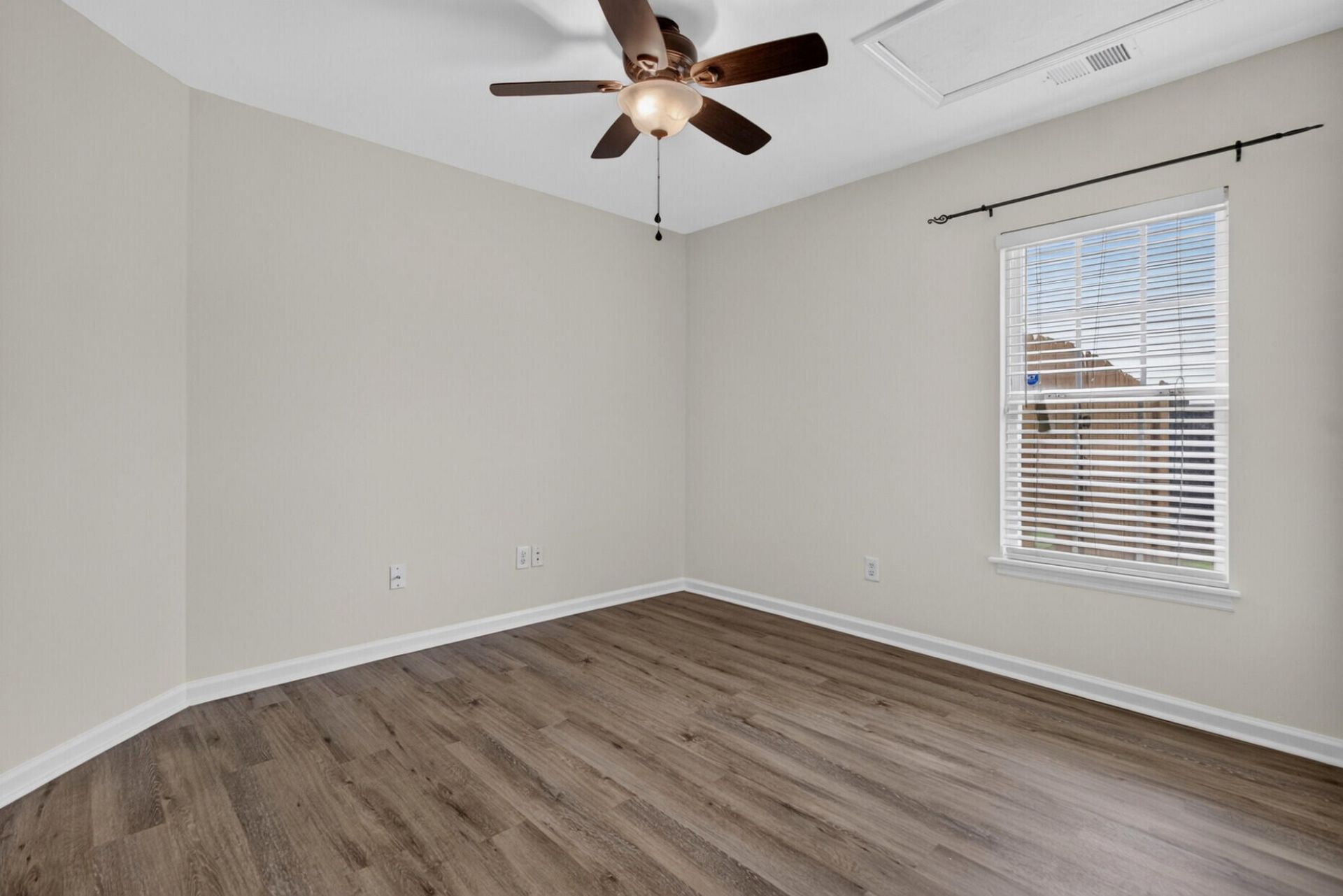 540 Tribeca Drive Photo 29