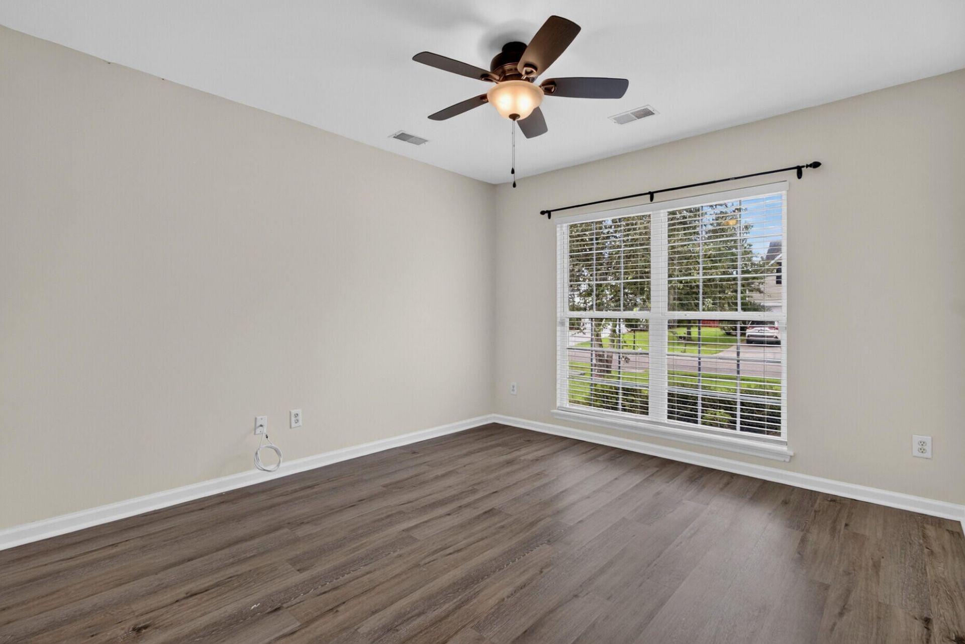 540 Tribeca Drive Photo 32