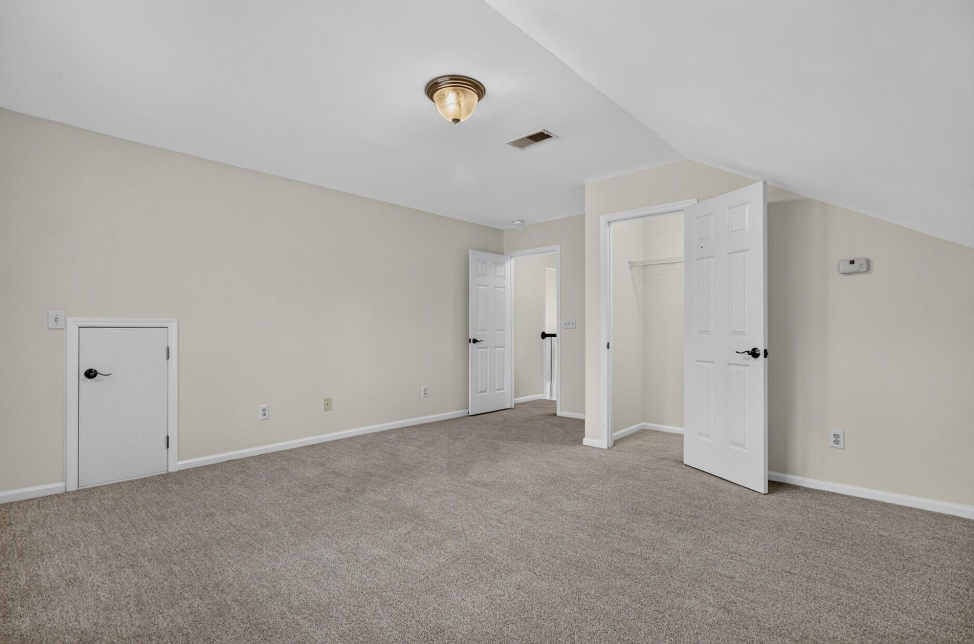 540 Tribeca Drive Photo 37