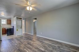 1833 Orangeburg Street photo 4