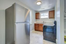 1833 Orangeburg Street photo 4