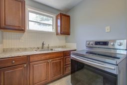 1833 Orangeburg Street photo 4