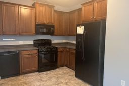 292 Mayfield Drive photo 4