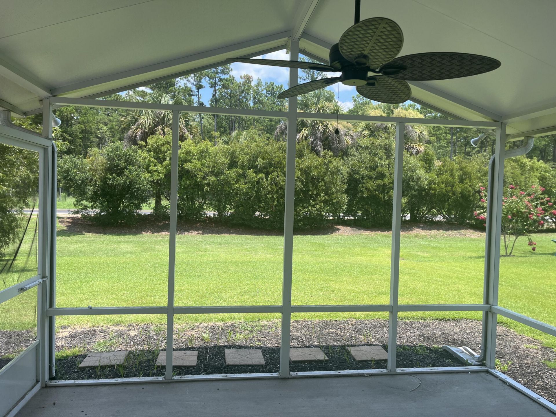 292 Mayfield Drive Photo 9