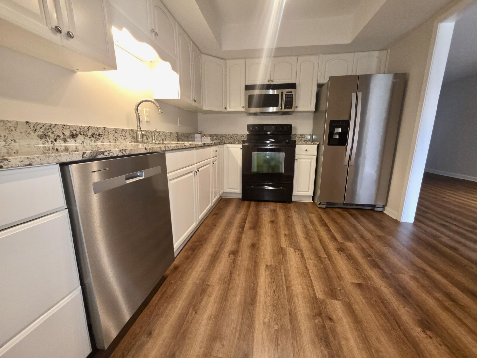 904 Ventura Place Photo 10