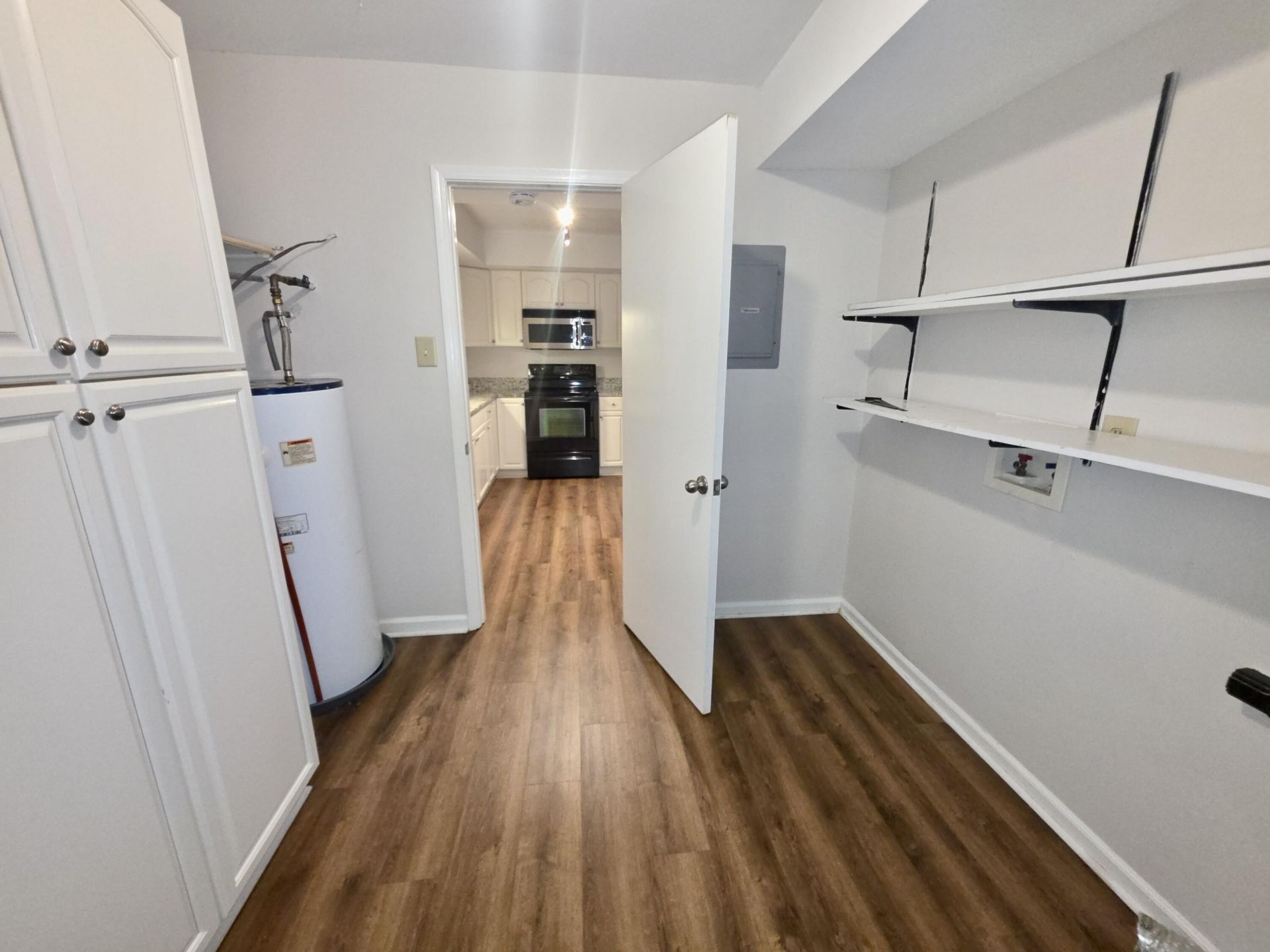 904 Ventura Place Photo 12