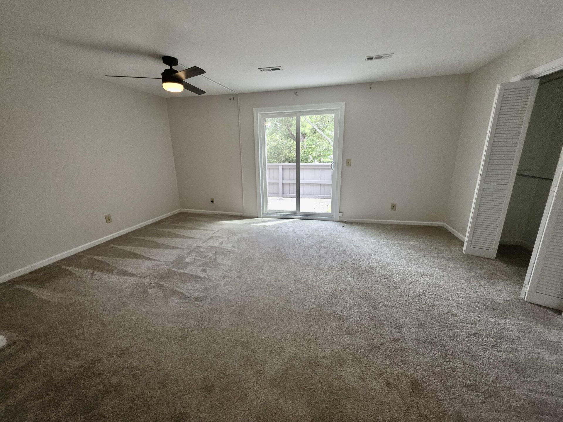 904 Ventura Place Photo 13