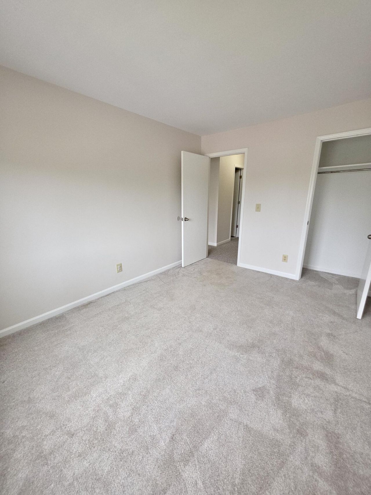 904 Ventura Place Photo 23
