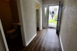 904 Ventura Place photo 4