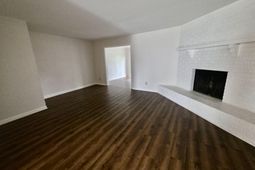 904 Ventura Place photo 4