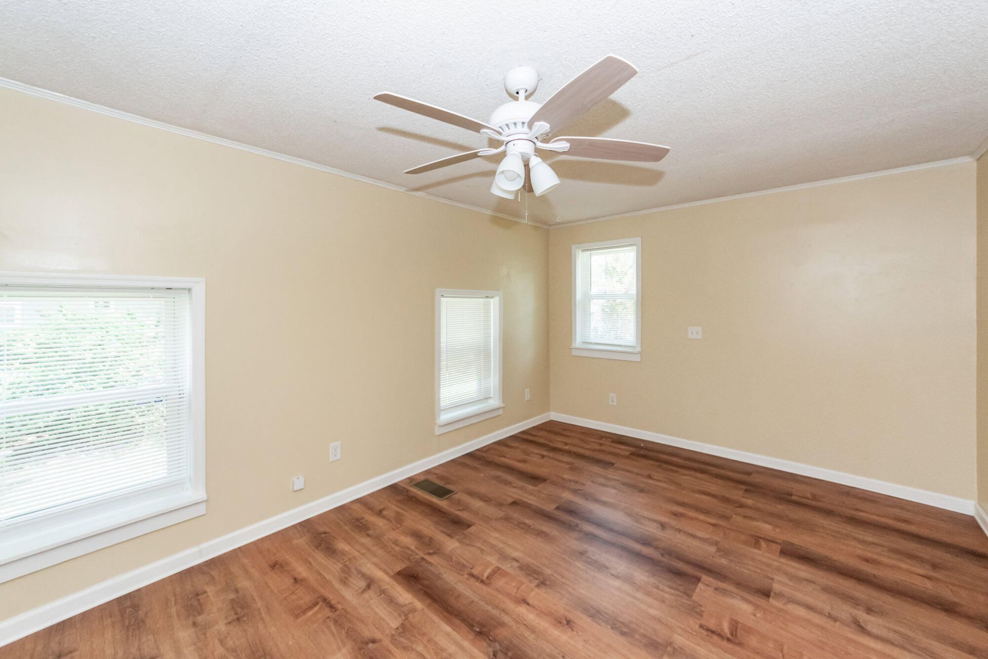 2139 Pierpont Avenue Photo 23