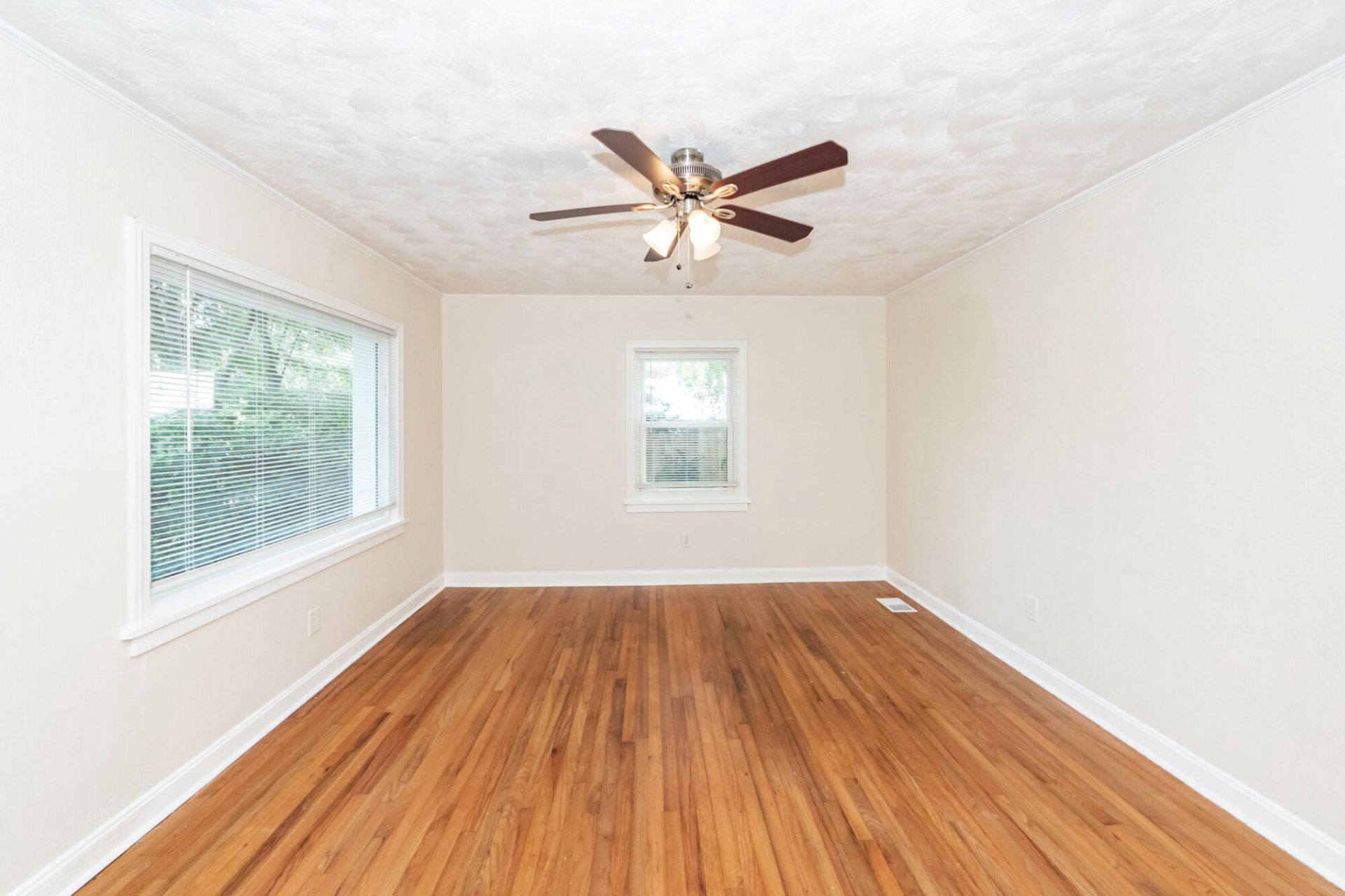 2139 Pierpont Avenue Photo 4