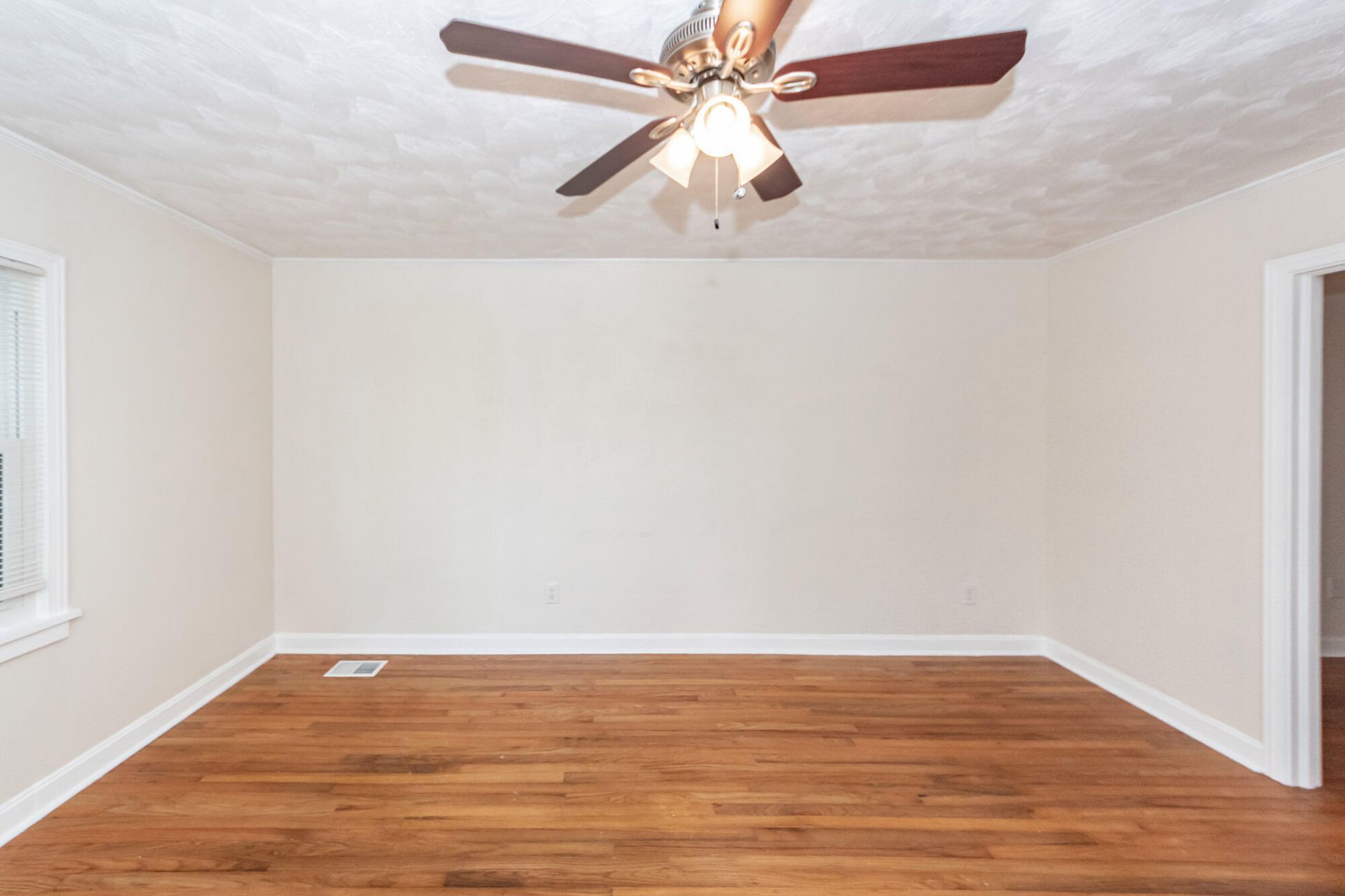 2139 Pierpont Avenue Photo 6