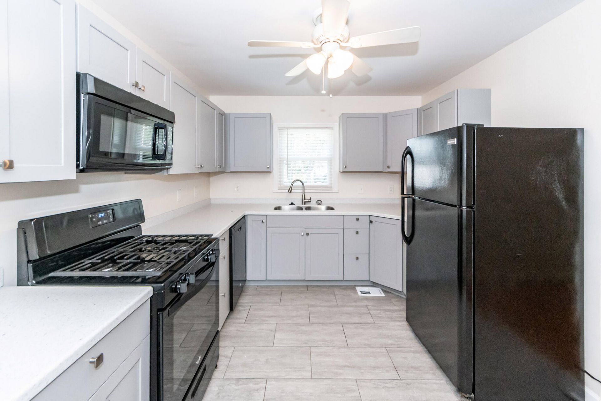 2139 Pierpont Avenue Photo 8