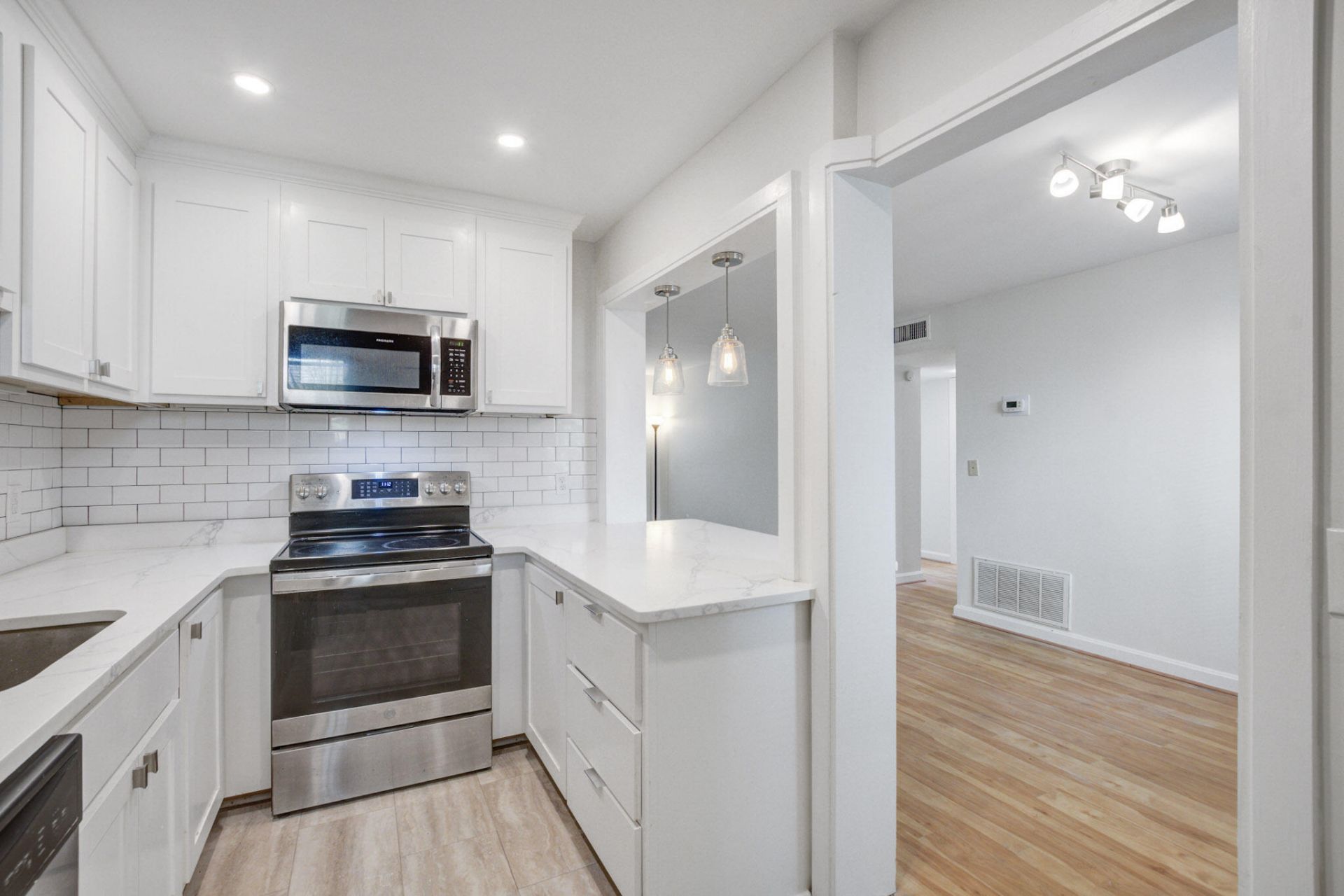 119 Wentworth Street Photo 15