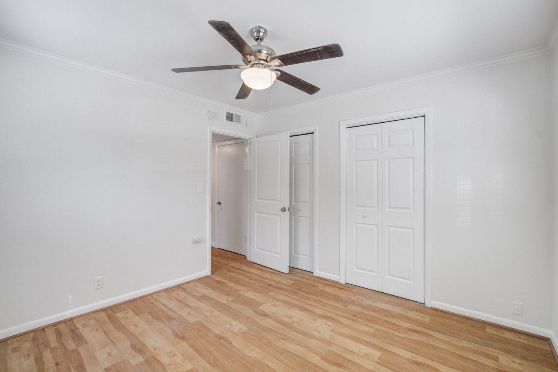 119 Wentworth Street Photo 24