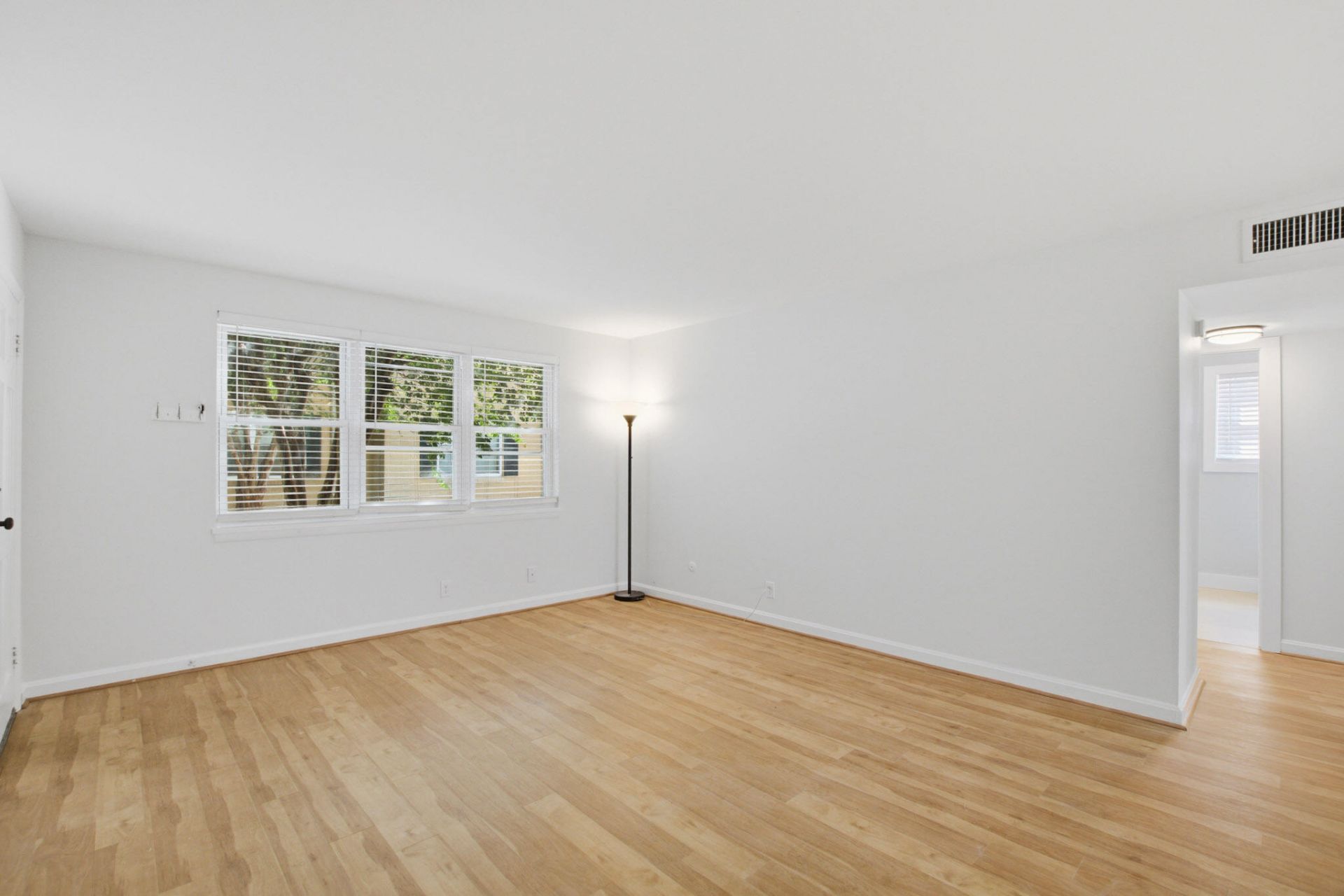 119 Wentworth Street Photo 4