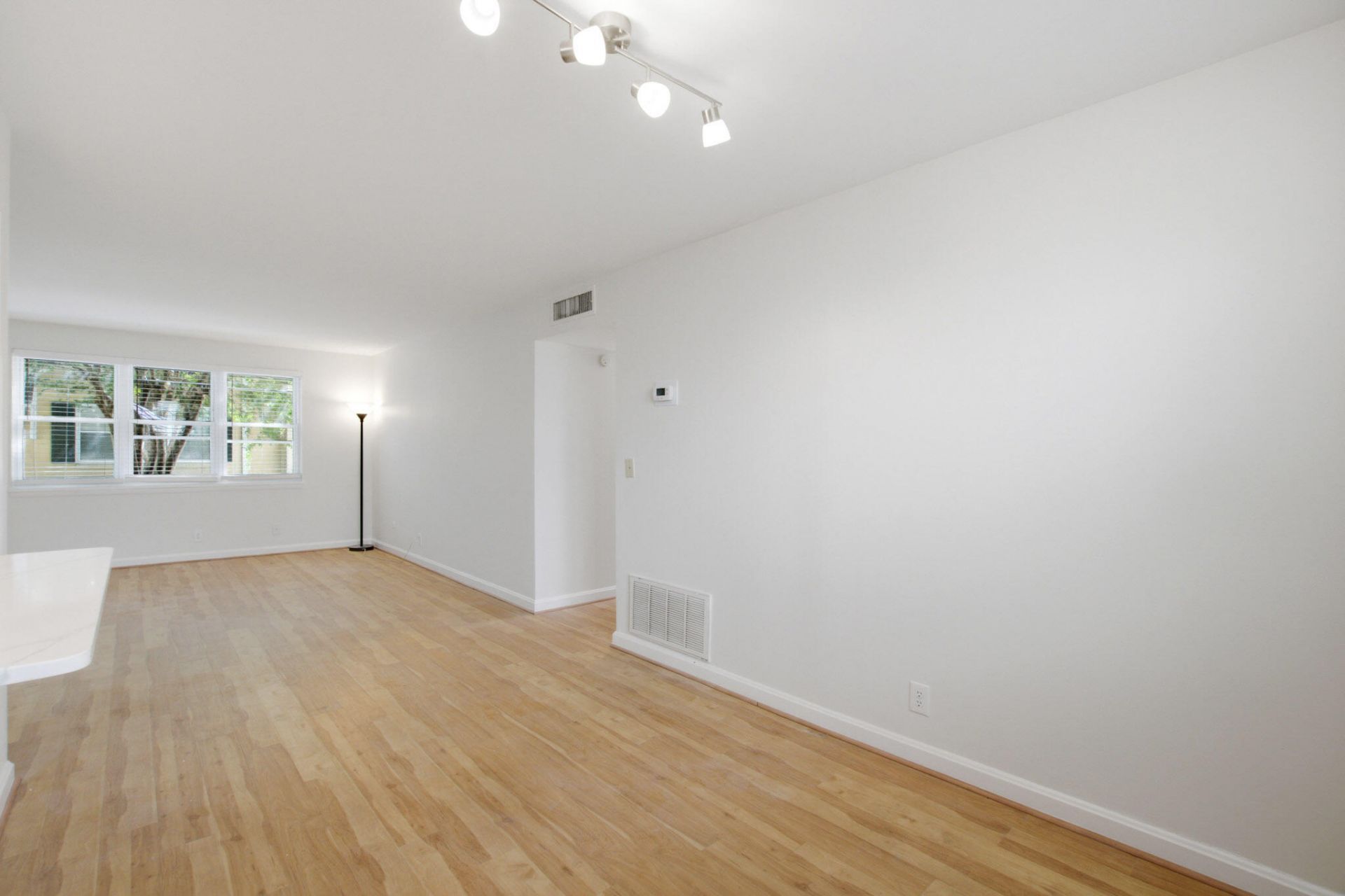 119 Wentworth Street Photo 7