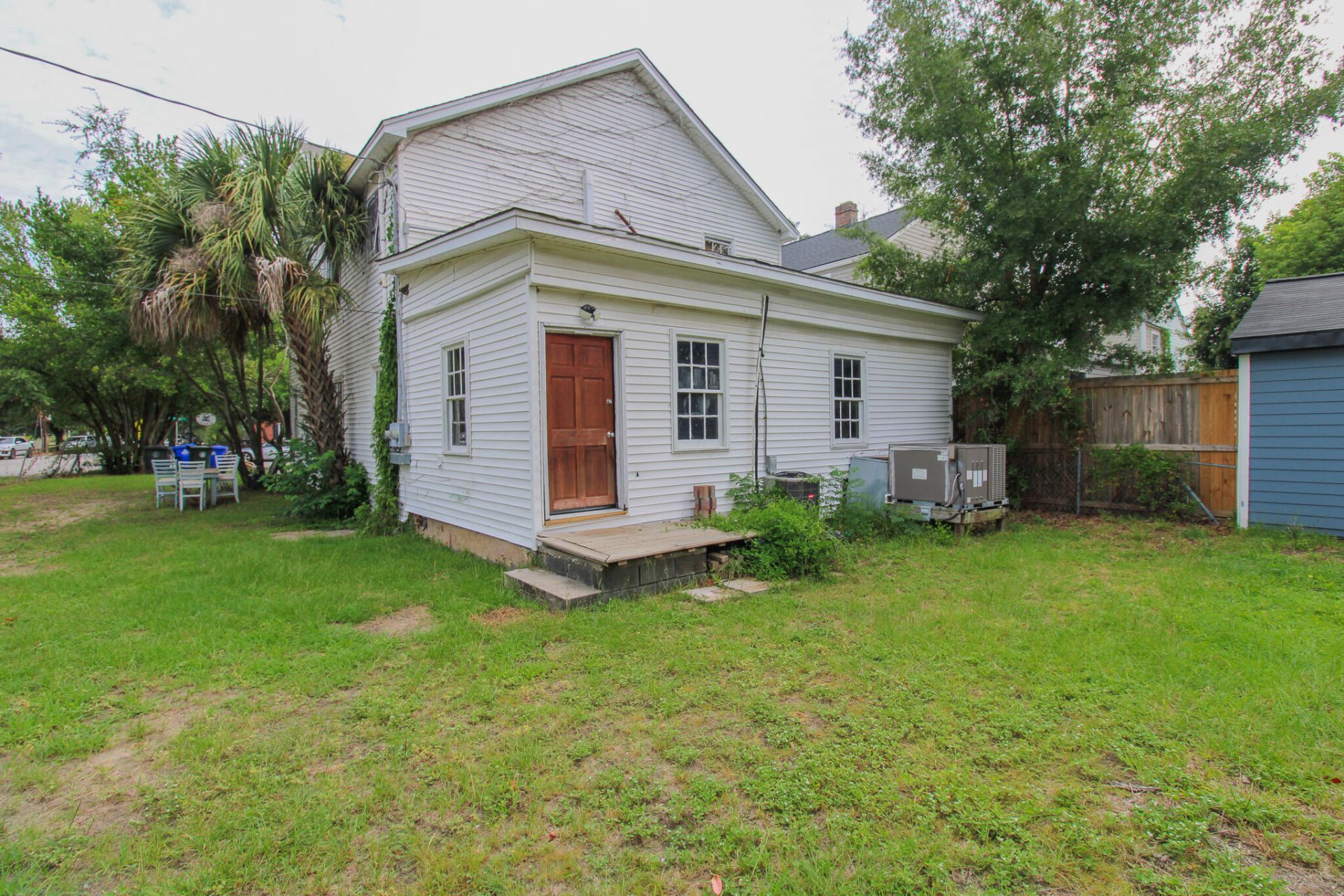 211 W Poplar Street Photo 20