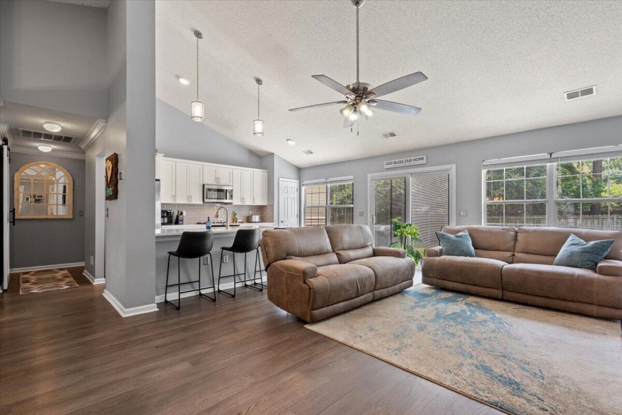 1311 Weavers Way Photo 16